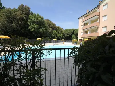 Piscina di Holiday Apartment in Rosolina Mare o nelle vicinanze