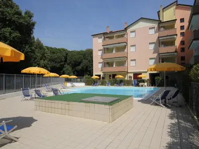 Piscina di Holiday Apartment in Rosolina Mare o nelle vicinanze