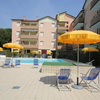 Viale dei Pini Beach Apartment for 6