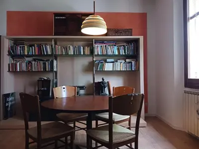 Biblioteca nell'appartamento