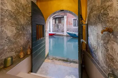 Piscina di Golden Water Door 5min SanMarco 5min Rialto o nelle vicinanze