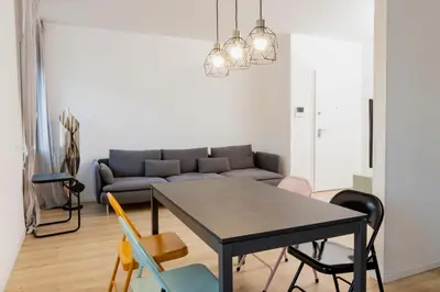 Area soggiorno di Appartamento con 2 Camere vicino a Centro e Stazione, Bassano del Grappa