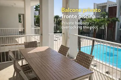 Piscina di Jesolo Lido Apartment with Pool Balcony & Beach Nearby o nelle vicinanze