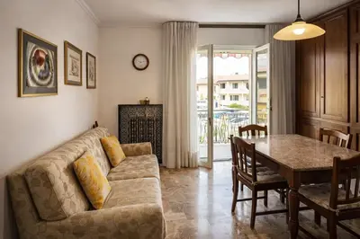 Area soggiorno di Marco Polo House Family Apartment vicino al Mare con Aria Condizionata e Parcheggio Gratuito