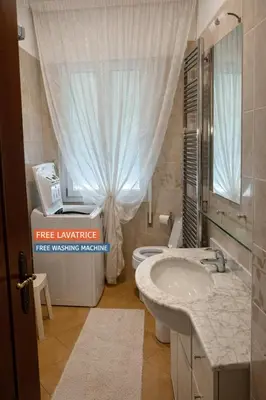Bagno di Marco Polo House Family Apartment vicino al Mare con Aria Condizionata e Parcheggio Gratuito