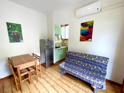 Cucina o angolo cottura di Holiday Getaway for 5 near the Beach