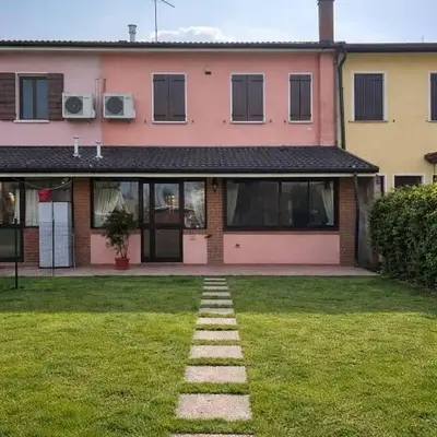 Casa Lilla - House with garden near Venice