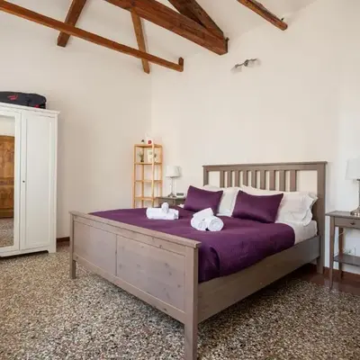 Ca' Giorgia Venice Apartment with Balcony