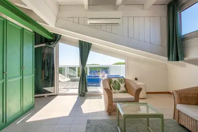 Area soggiorno di Harvey Suites Hotel & Residence