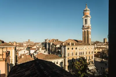 Vista generica su Venezia o vista sulla città dall'interno dell'hotel