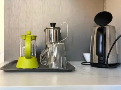 Set per la preparazione di tè e caffè presso ITALIANSTAYRENTALS Suite Falier- Luminosa Venezia
