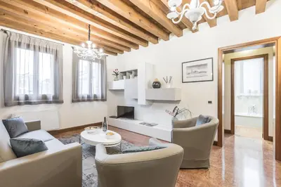 Area soggiorno di Ca' del Monastero 6 Collection Chic Apartment for 4 Guests with Lift