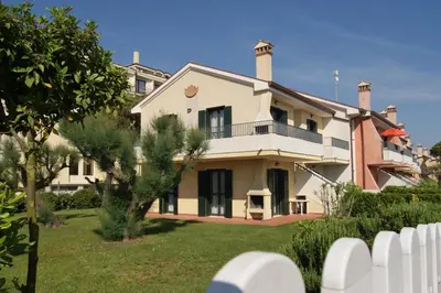Giardino di Appartamenti in Residence Portosole e Residence Tamerici con piscina-Cavallino Treporti