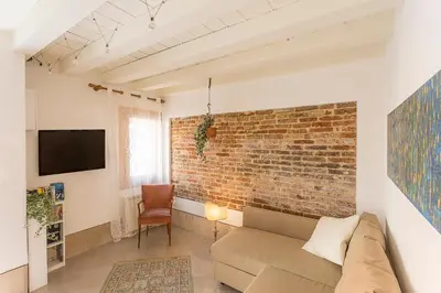 TV o dispositivi per l'intrattenimento presso Cà Biennale, respirare la Venezia autentica!