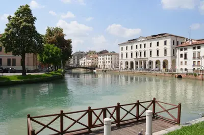 Vista sul fiume nelle vicinanze dell'appartamento