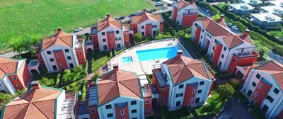 Piscina di Sunny Apartment On The Sea o nelle vicinanze