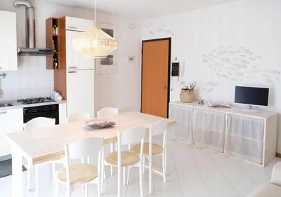 Cucina o angolo cottura di Sunny Apartment On The Sea