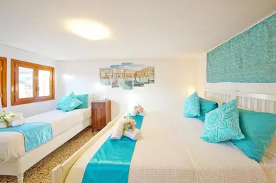 Letto o letti in una camera di Campo San Polo Apartment Rialto