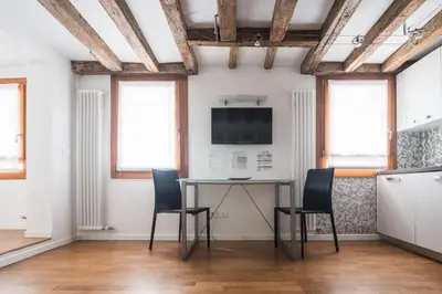 TV o dispositivi per l'intrattenimento presso Goodwind Venice Apartments