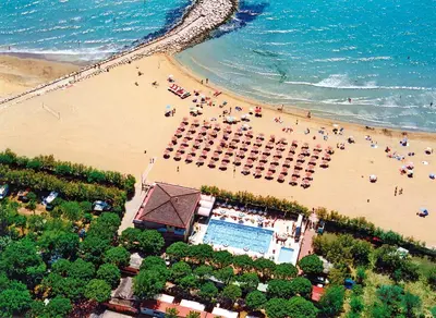 Spiaggia vicina o nei dintorni del villaggio turistico