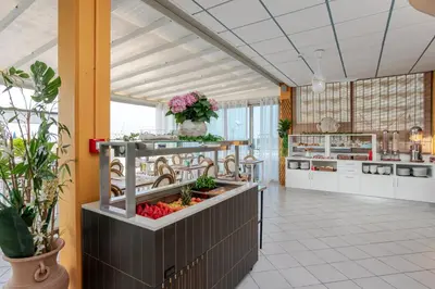 Cucina o angolo cottura di Hotel La Brezza frontemare