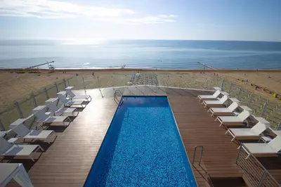 Piscina di Hotel Atlantico o nelle vicinanze