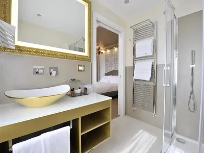 Bagno di Al Theatro Palace