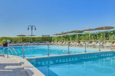 Piscina di Hotel Delle Mimose o nelle vicinanze