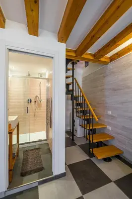 Bagno di Night Galleria holiday home - bed & art in Burano - the pink house