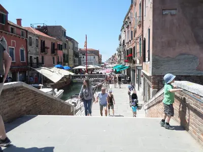 Ospiti di The Other Serenissima (With A/C)