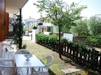 Giardino di Apartment Mediterraneo-13 by Interhome