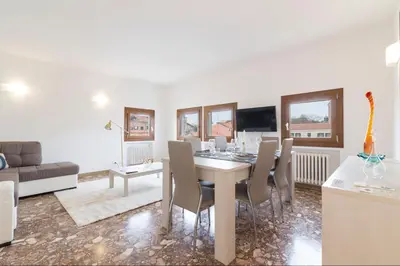 TV o dispositivi per l'intrattenimento presso Residence on the Canal