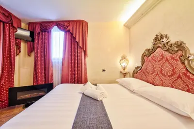 Letto o letti in una camera di Hotel Vecellio Venice on the Lagoon
