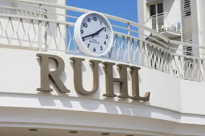 Certificato, attestato, insegna o altro documento esposto da Ruhl Beach Hotel & Suites