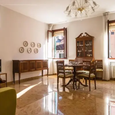Rialto Bridge Big apt with Lift by LionHost