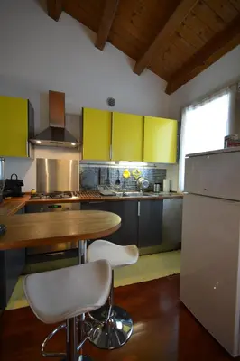 Cucina o angolo cottura di Casa vacanze Chez la Reine - holiday home Vicenza
