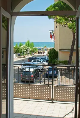 Vista generica sul mare o vista sul mare dall'interno dell'hotel