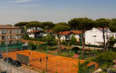 Attività di tennis o squash presso l'hotel o nelle vicinanze