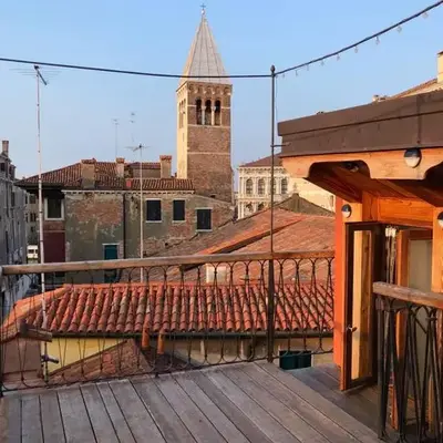 KEY LOCATION near Palazzo Grassi