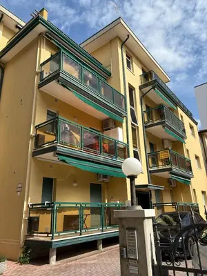 Balcone o terrazza di App4rent - VILLA MIMOSA - 3 Family apartments - parking, wifi, near the beach