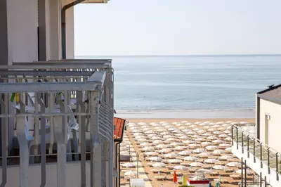 Vista generica sul mare o vista sul mare dall'interno dell'hotel