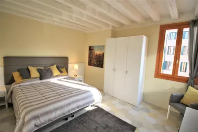 Letto o letti in una camera di New central and spacious