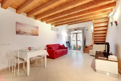 Area soggiorno di Little canal 8