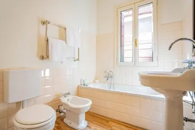Bagno di Ca' Grassi 1 Venetian Apartment