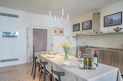 Bevande di Sartor Apartment with Canal View and Private Court