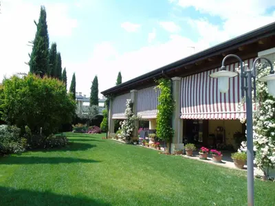 Giardino di B&B Ai Cipressi