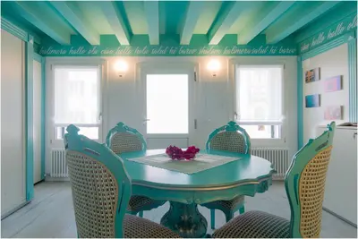 Area soggiorno di Tiffany Home