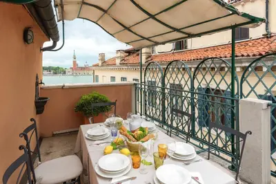 Cibo presso l'appartamento o nelle vicinanze