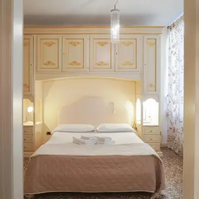 Melusina Rialto Venice Center