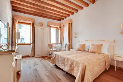 Letto o letti in una camera di Nikki House